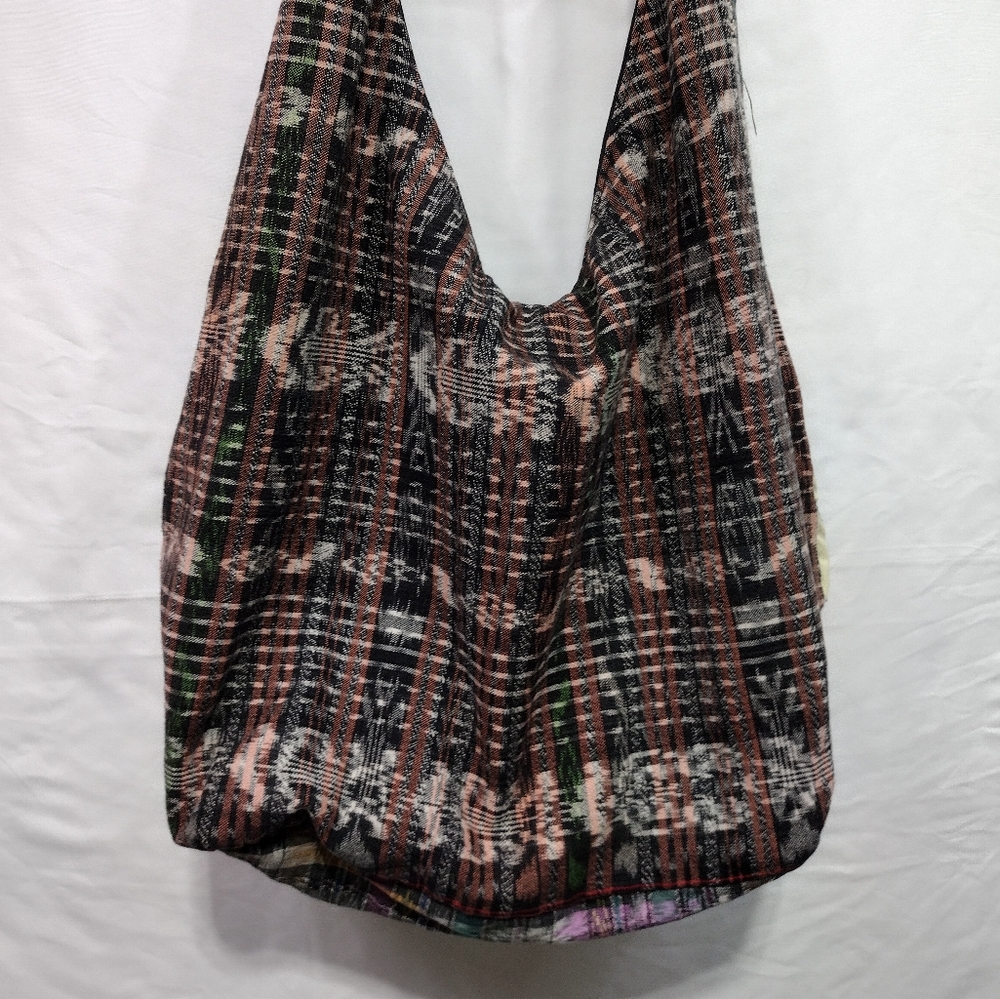 SOLD Women's Southwestern Floral Embroidery Boho Crossbody Bag - Picture 7 of 8